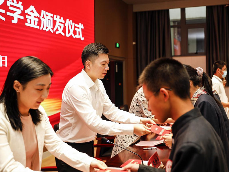 恒峰g22股份上市一周年丨阔步前进 筑梦新程